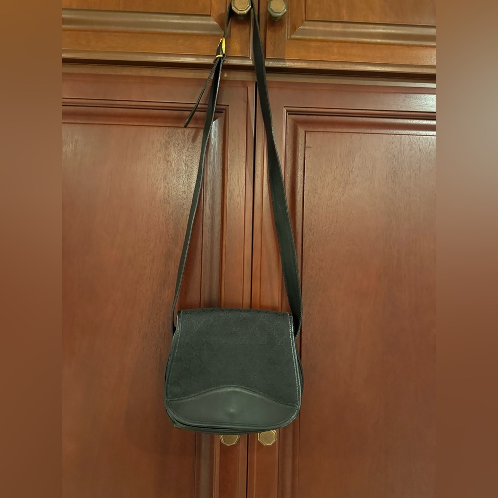 Gucci satchel purse